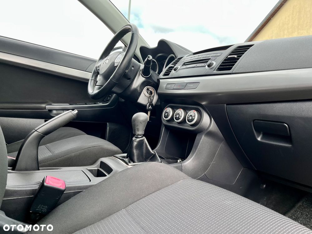Mitsubishi Lancer 1.8 Intense - 13
