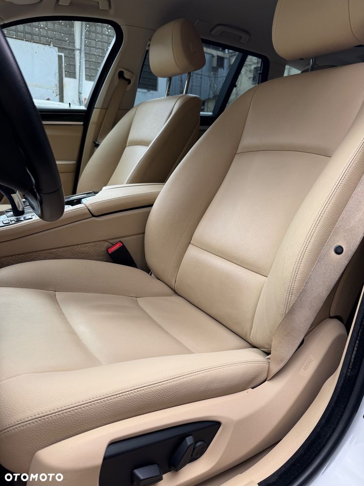 BMW Seria 5 520d xDrive Luxury Line - 29