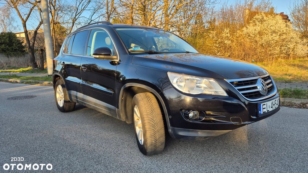 Volkswagen Tiguan - 1