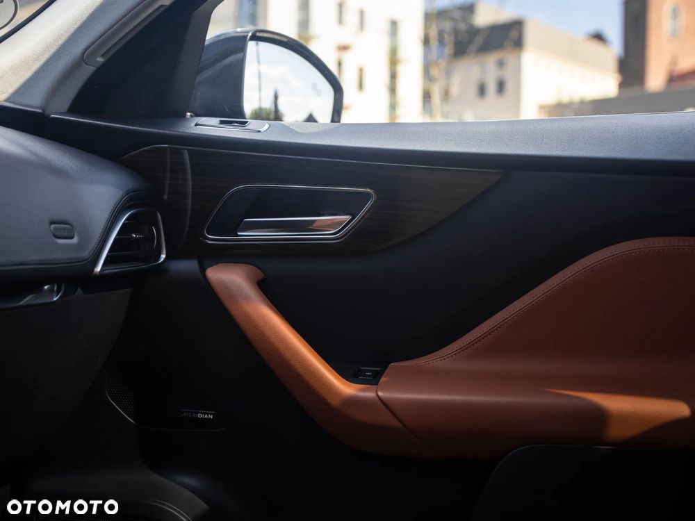 Jaguar F-Pace 2.0 i4P AWD Prestige - 28