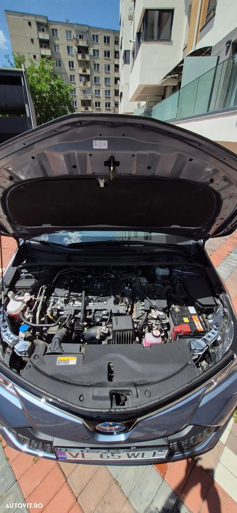 Toyota Corolla 1.8 HSD Business - 28