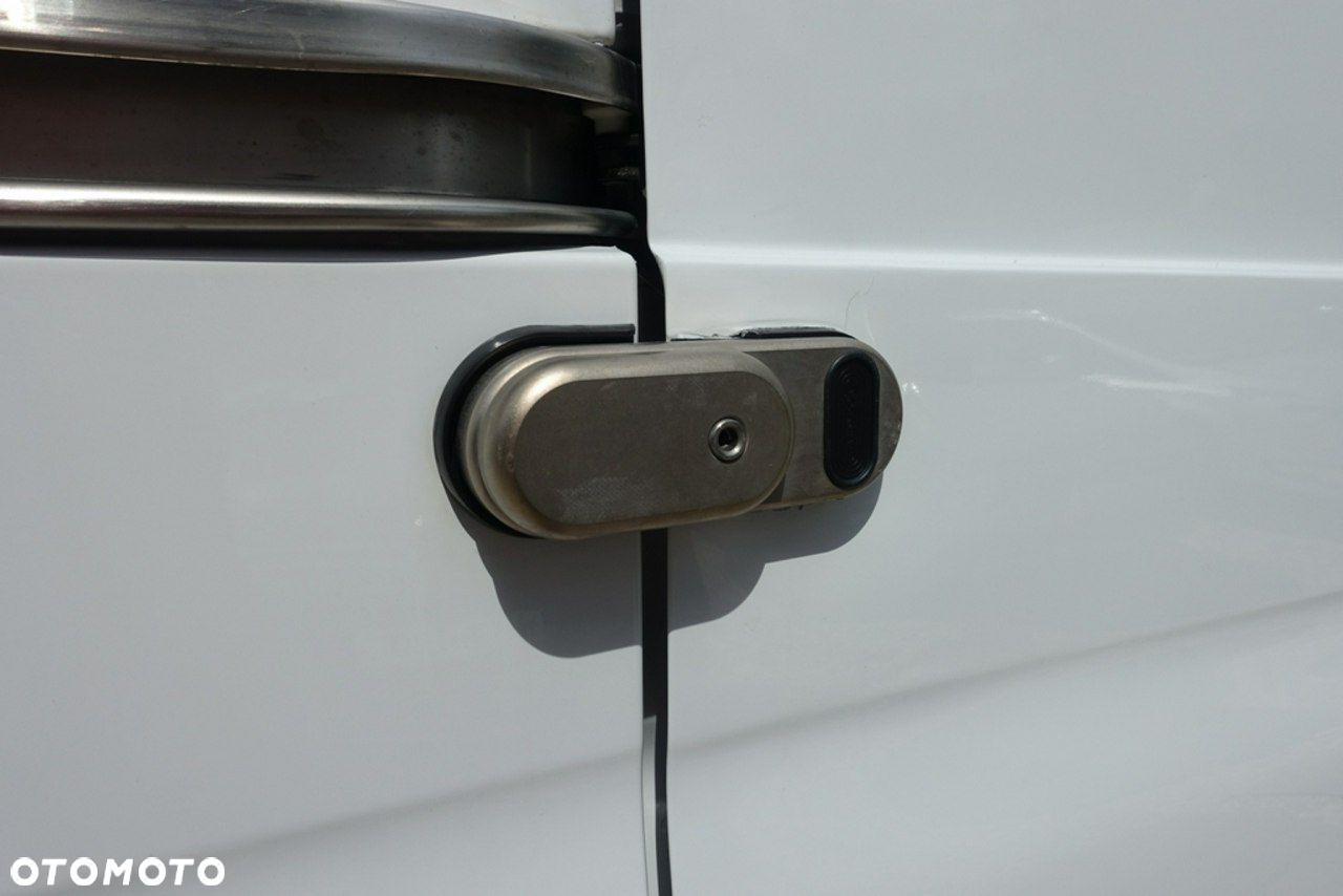 Mercedes-Benz Sprinter - 16