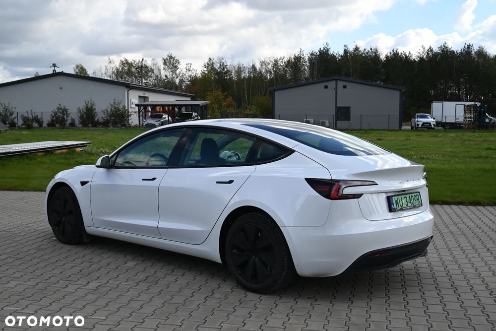 Tesla Model 3 - 16