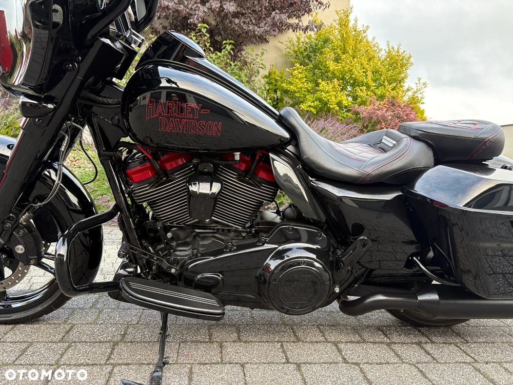 Harley-Davidson Touring Street Glide - 14