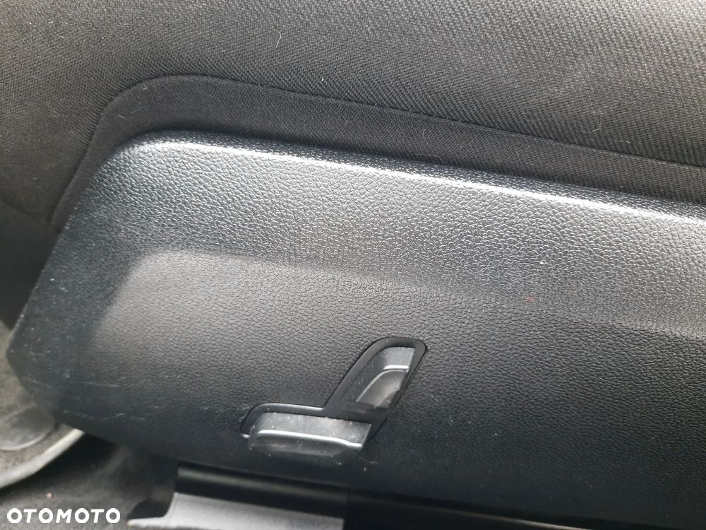 Mercedes-Benz Klasa E 250 CDI 4-Matic BlueEff - 21