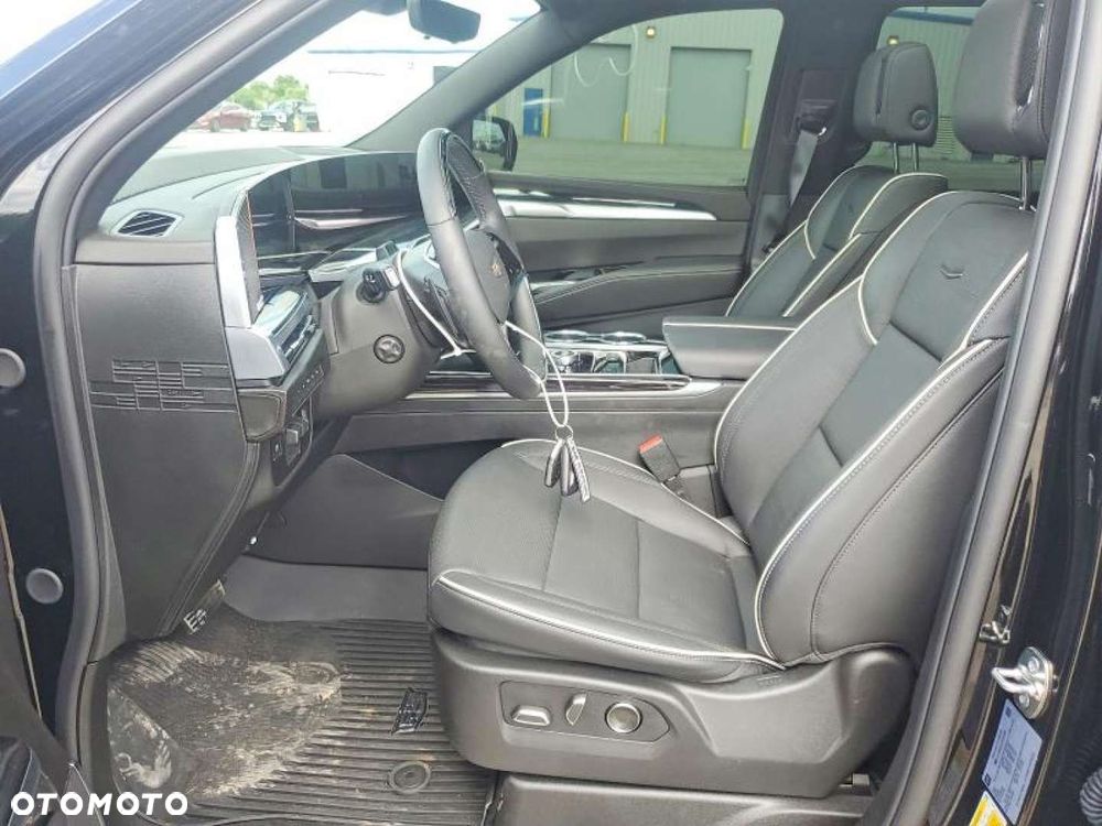 Cadillac Escalade - 8