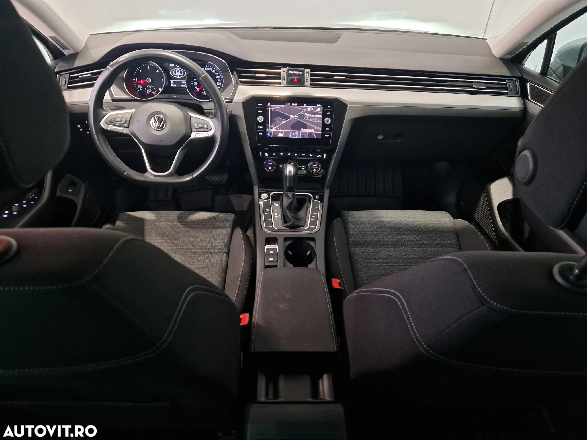 Volkswagen Passat 2.0 TDI DSG Comfortline - 12