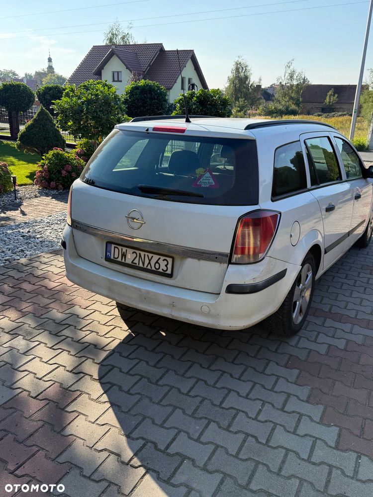 Opel Astra 2004 photo 2