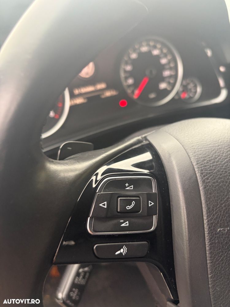 Volkswagen Touareg - 13