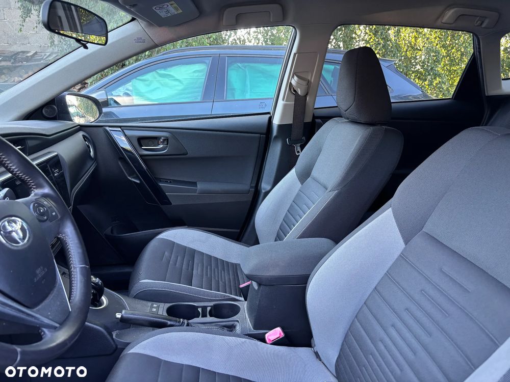 Toyota Auris - 14