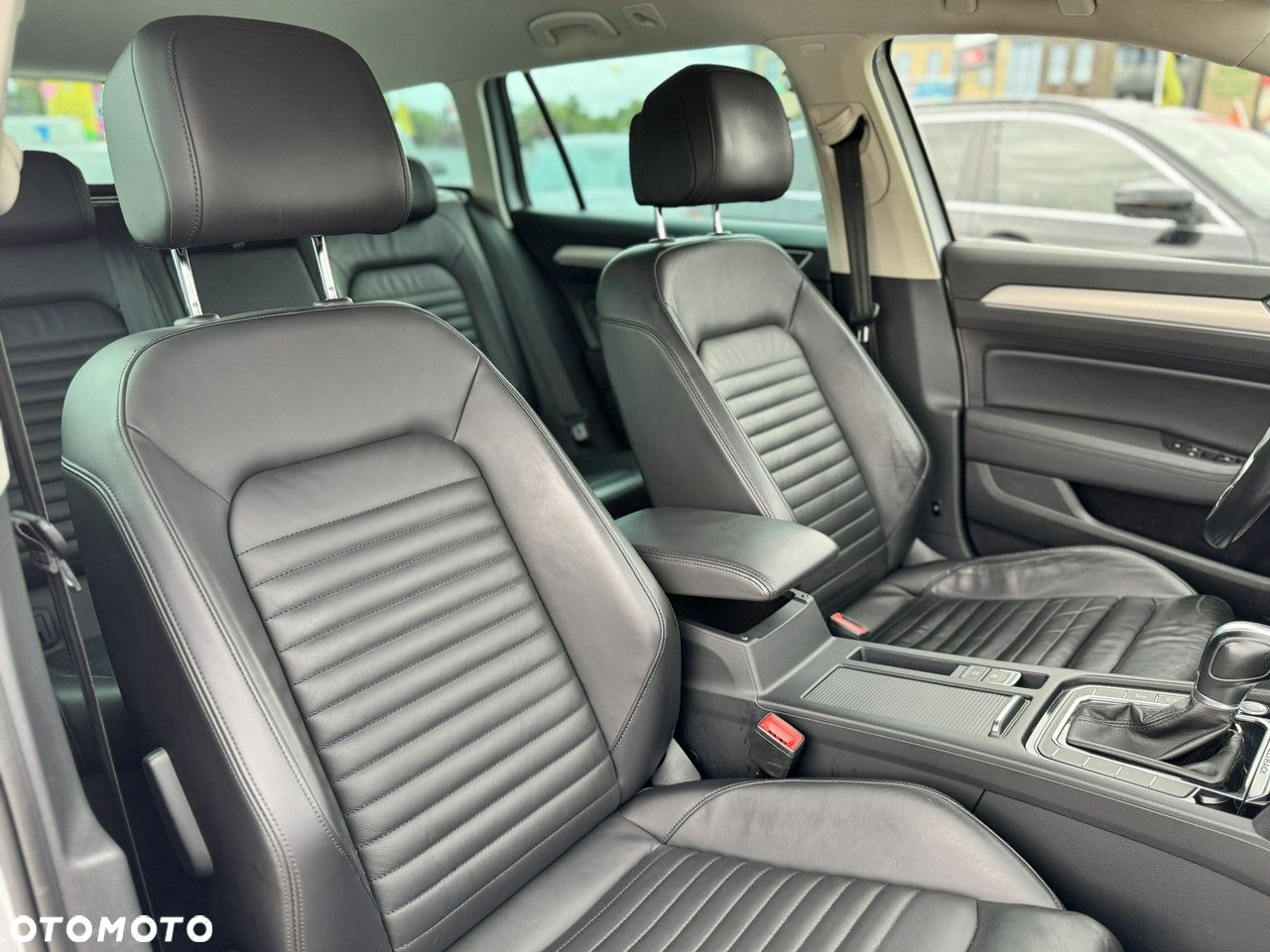 Volkswagen Passat Variant 2.0 TDI SCR DSG 4Motion Alltrack - 39