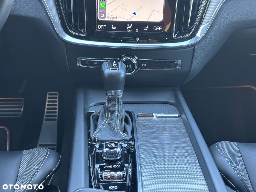 Volvo V60 D4 R-Design - 20