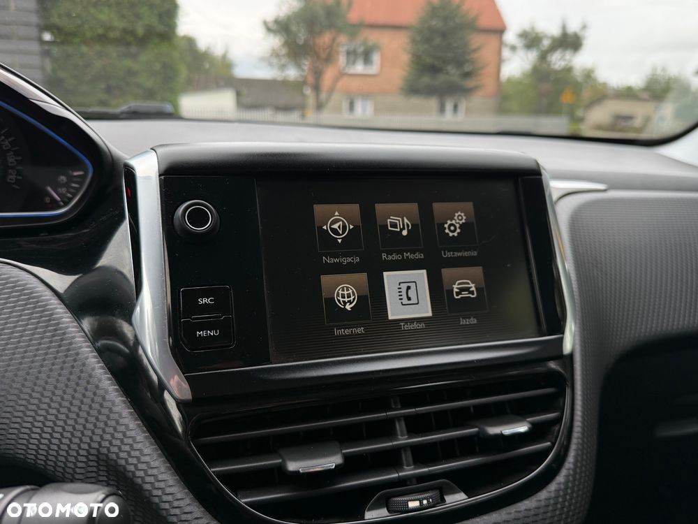 Peugeot 2008 1.2 Pure Tech Allure S&S - 11