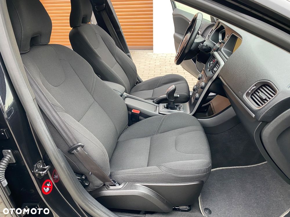 Volvo V40 D2 Kinetic - 9