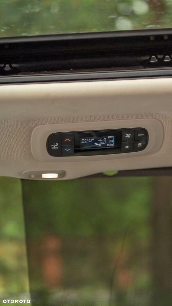 Chrysler Pacifica - 12