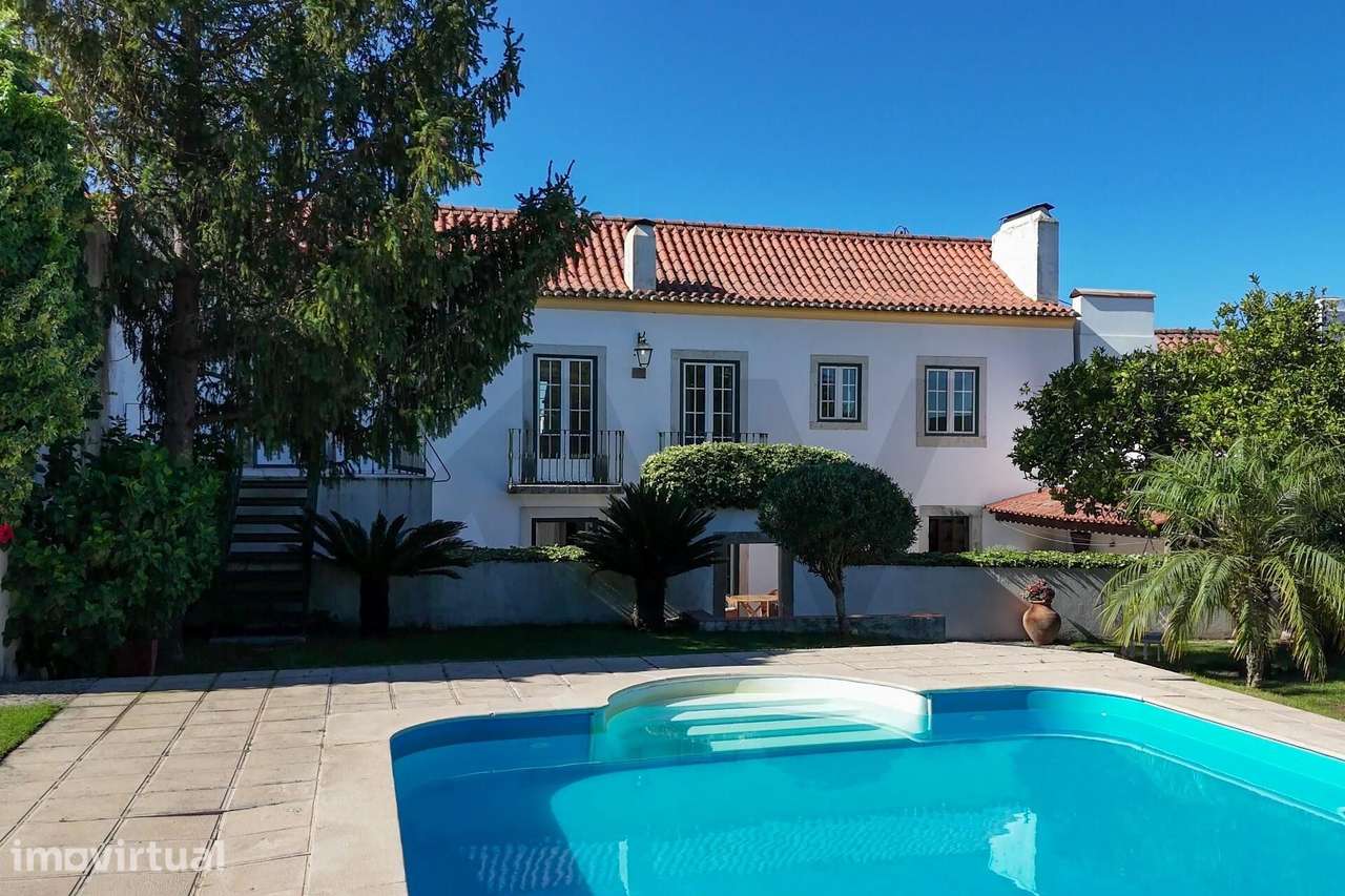 Moradia T5 com jardim e piscina, e Terreno com ruína, no centro de Aze - Grande imagem: 2/60