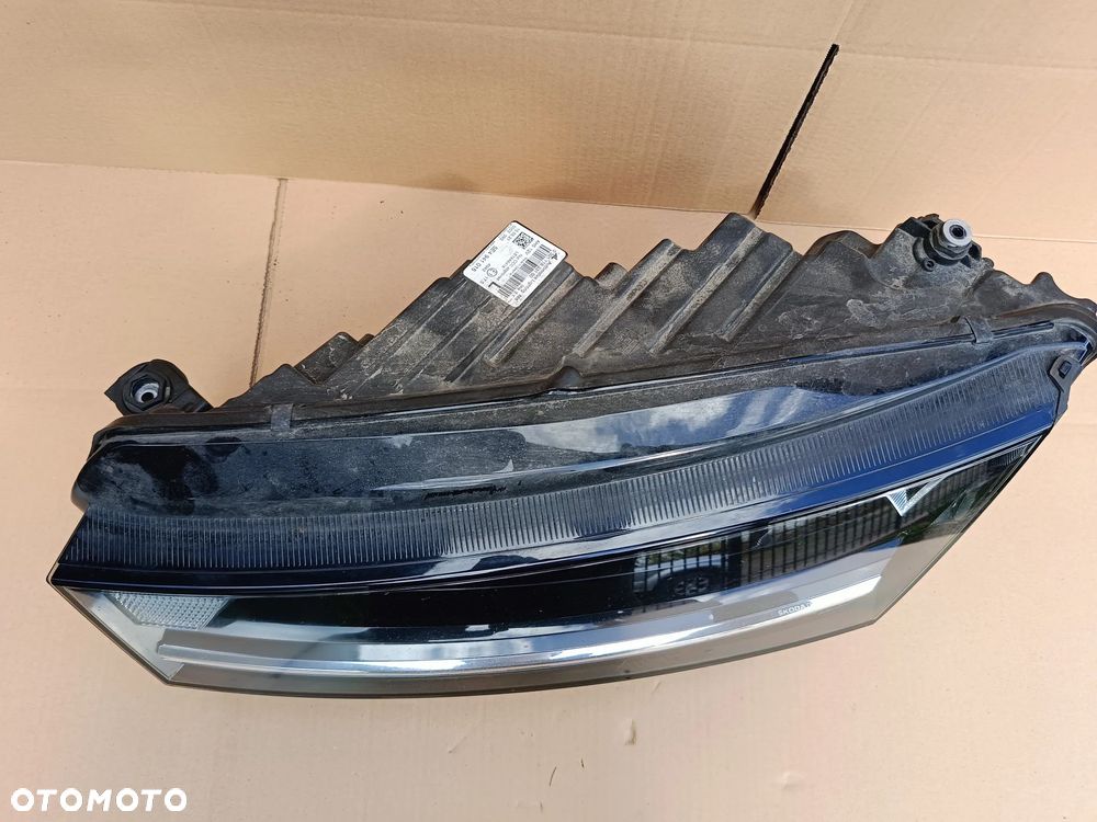 Full Led lewy Skoda Octavia IV 4 lampa lewa 5E4941015 połled - 2