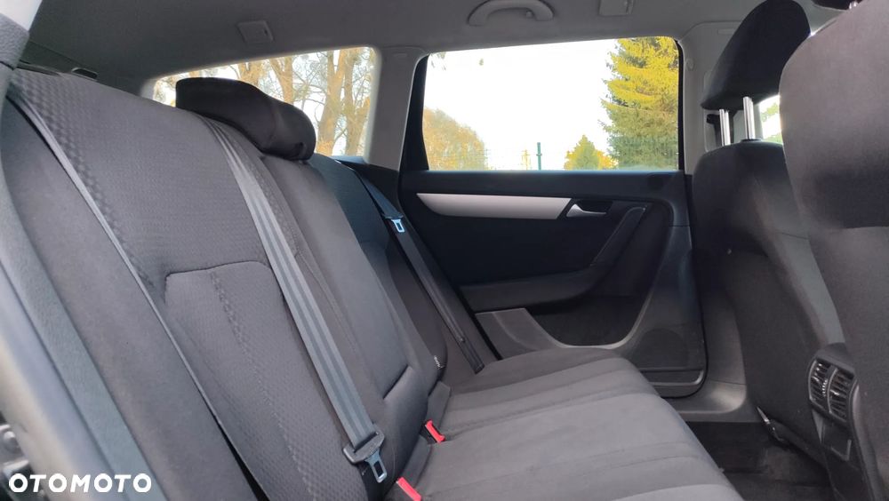 Volkswagen Passat Variant 1.6 TDI BlueMotion Technology Comfortline - 17