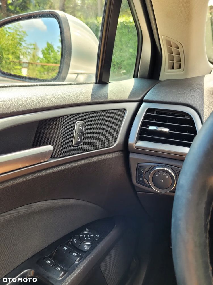 Ford Mondeo 2.0 TDCi Titanium - 21