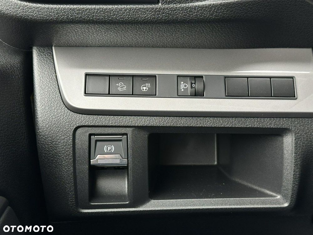 Peugeot Traveller - 36