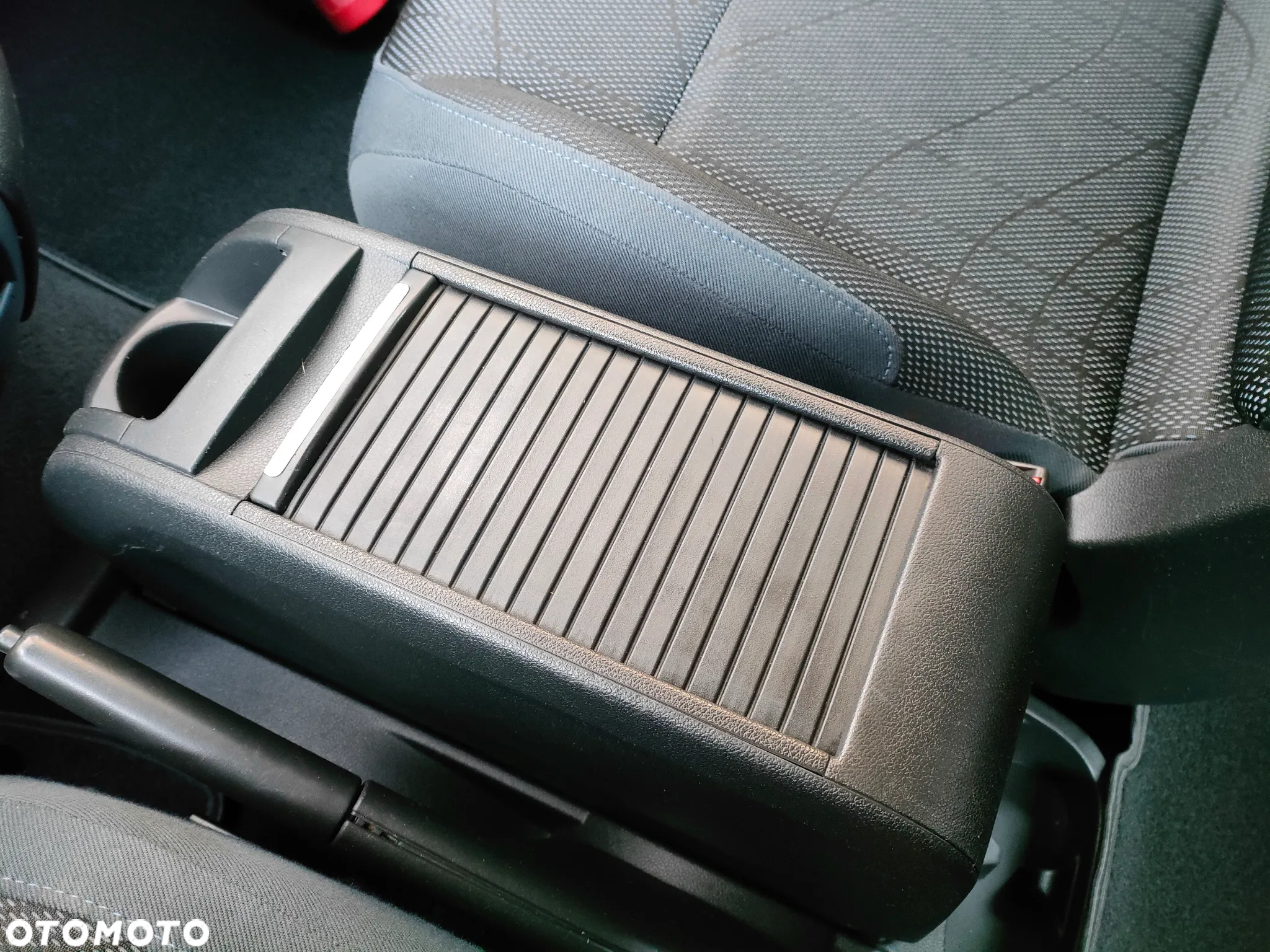 Peugeot Partner 1.6 HDi Outdoor 7os - 19