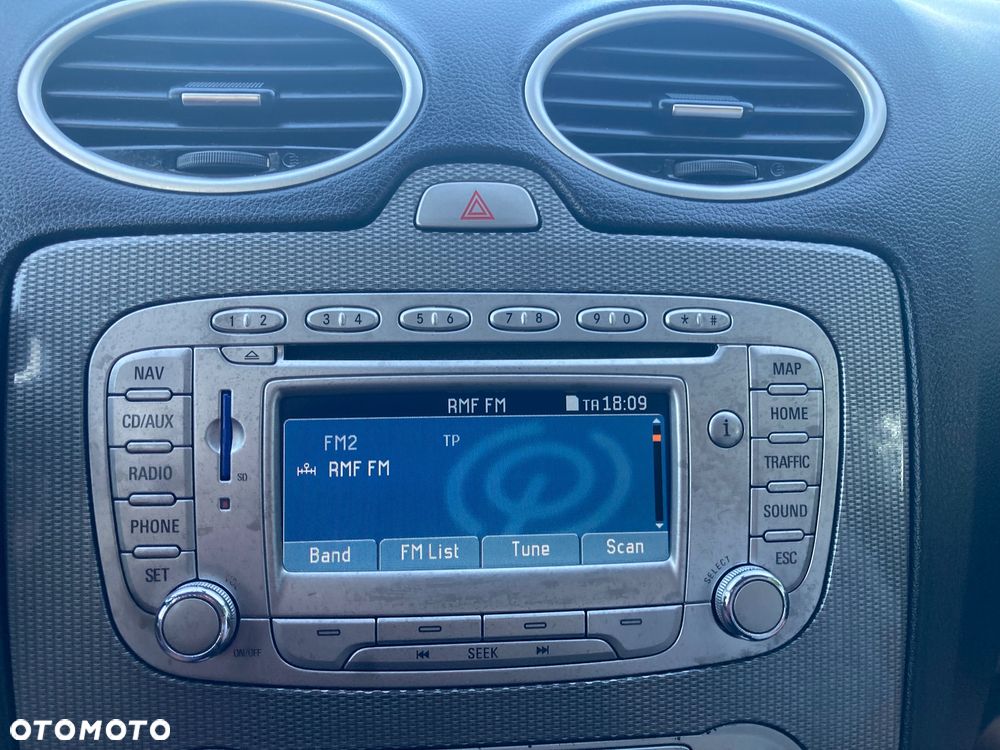 Ford Focus 1.8 FF Ambiente - 21