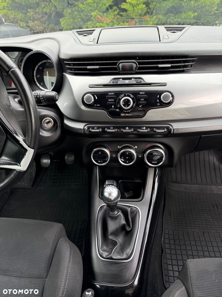 Alfa Romeo Giulietta 1.6 JTDM Distinctive - 20
