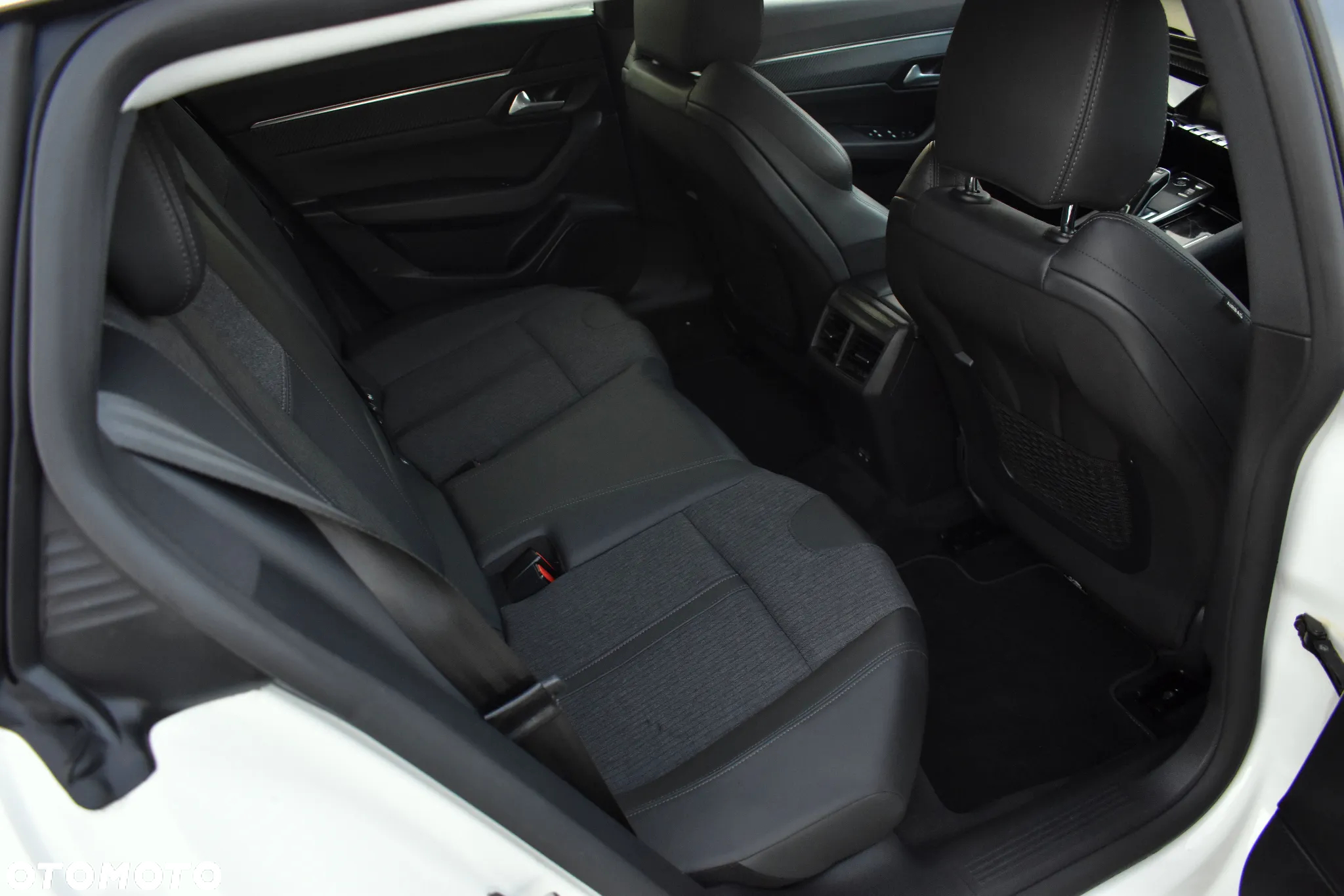 Peugeot 508 1.5 BlueHDi Allure S&S EAT8 - 38