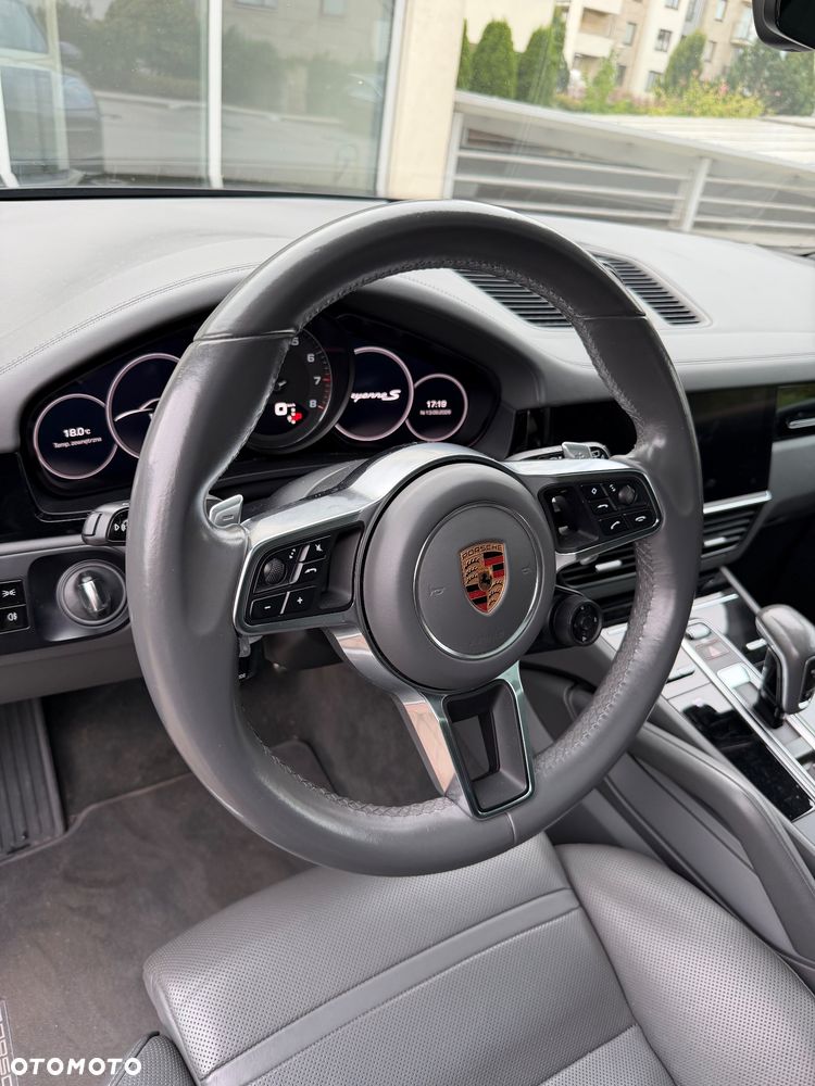 Porsche Cayenne S - 14
