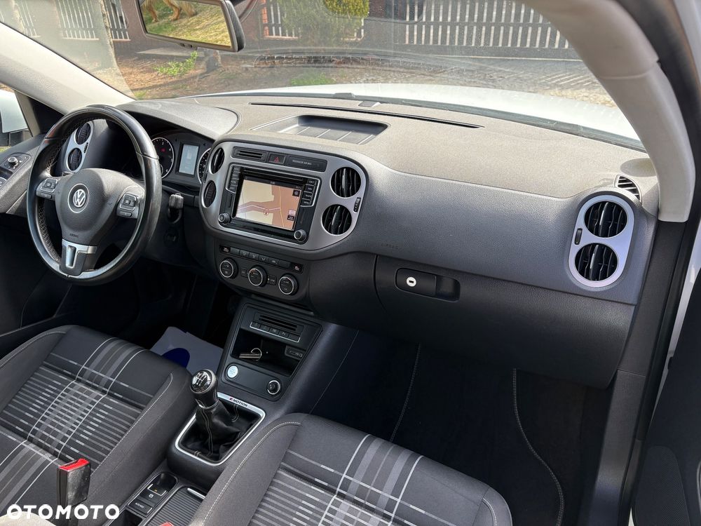 Volkswagen Tiguan 2.0 TDI SCR 4MOTION BlueMotion Technology Lounge Sport & Style - 22