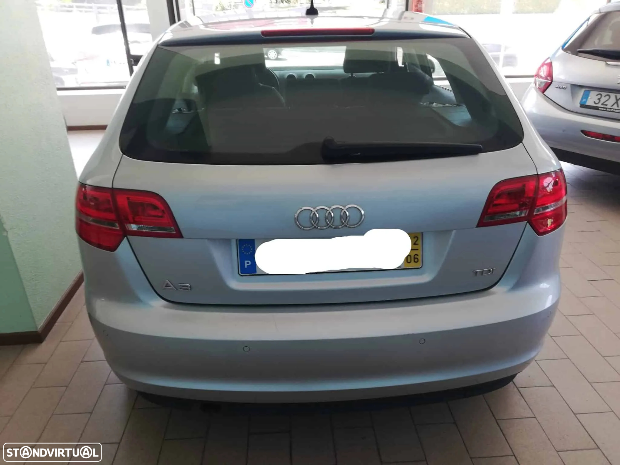 Audi A3 Sportback 1.6 TDI DPF Ambiente - 2