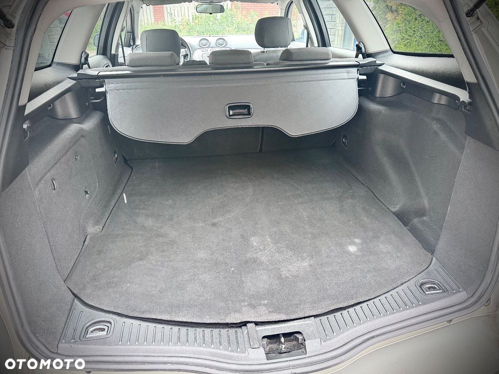 Ford Mondeo 2.0 Ghia - 17