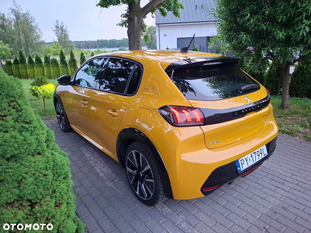 Peugeot 208 1.2 PureTech GT S&S - 11