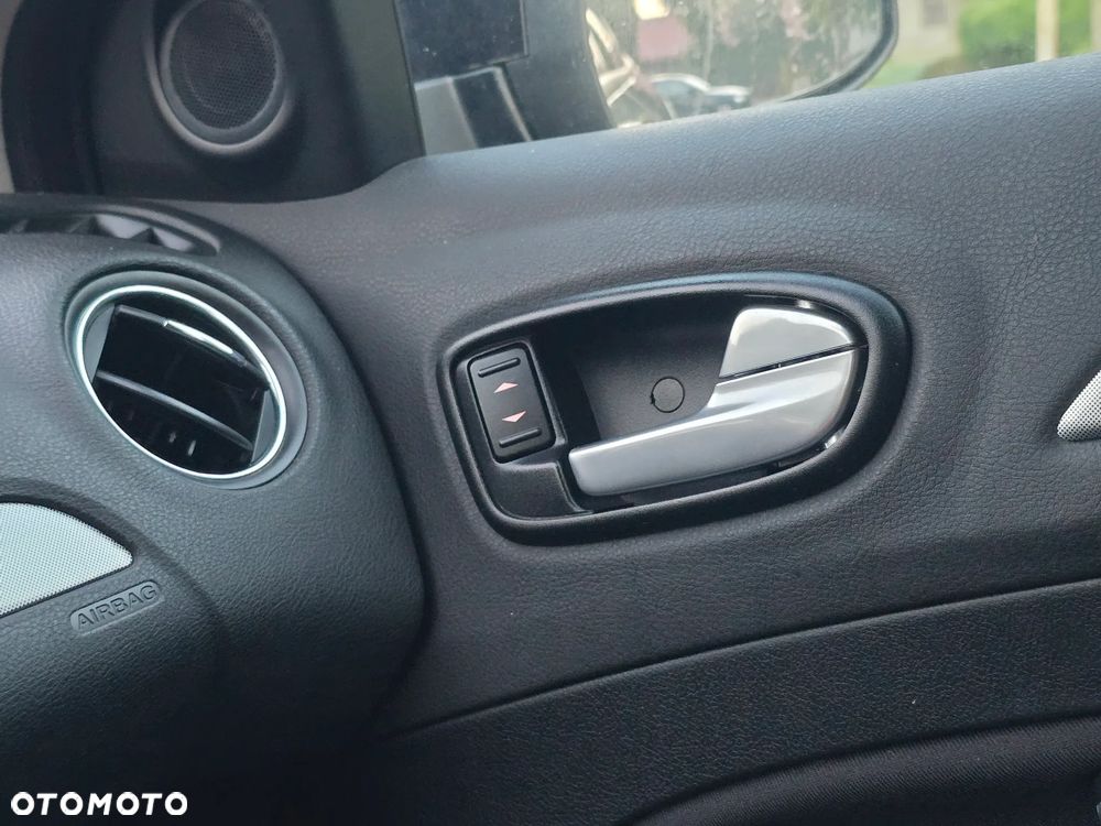 Ford Mondeo - 35