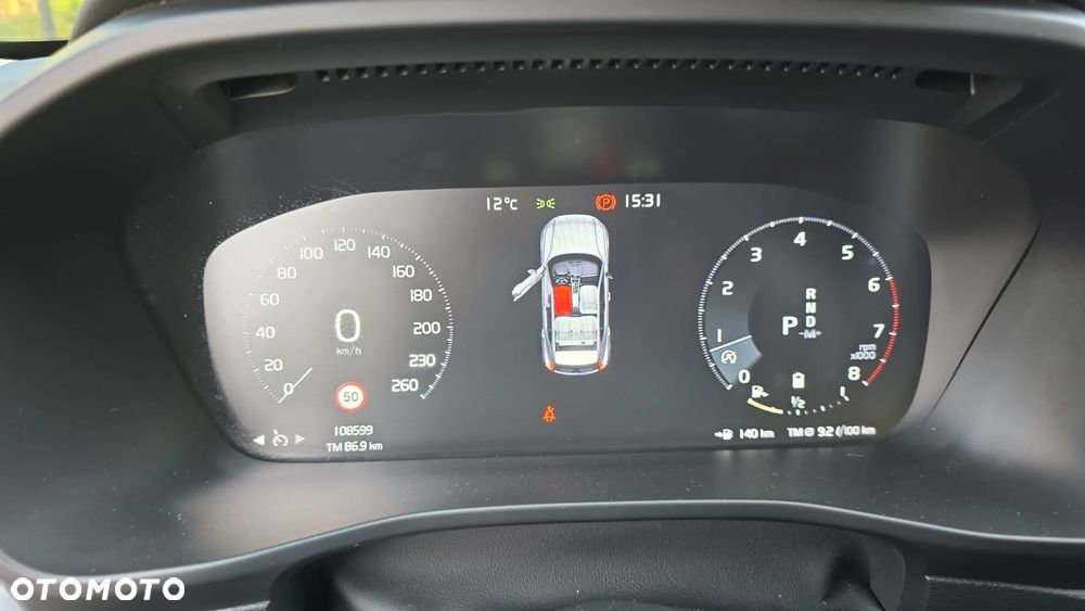 Volvo XC 40 B4 B AWD Momentum Pro - 9