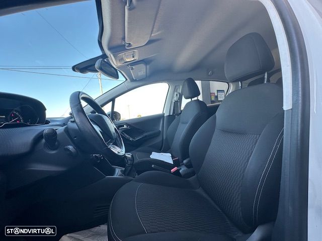Peugeot 208 1.2 PureTech Style - 11