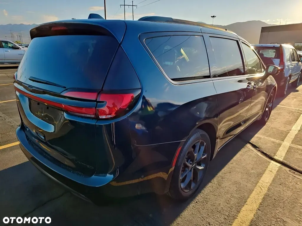 Chrysler Pacifica - 6