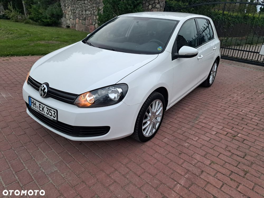 Volkswagen Golf - 1