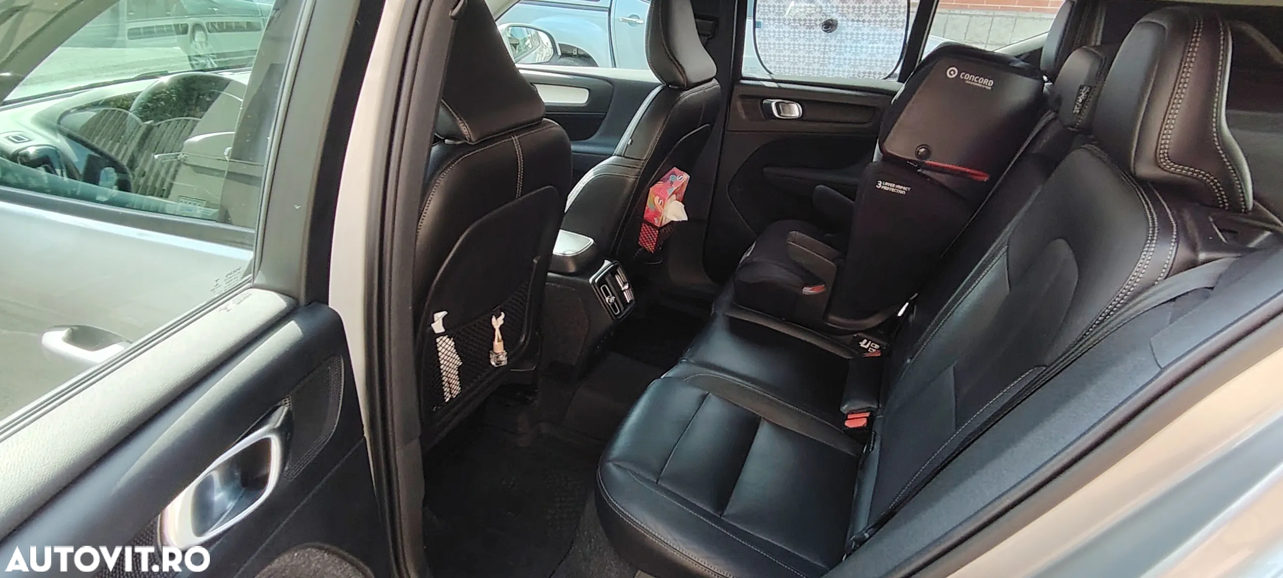 Volvo XC 40 D4 AWD Momentum Pro - 6