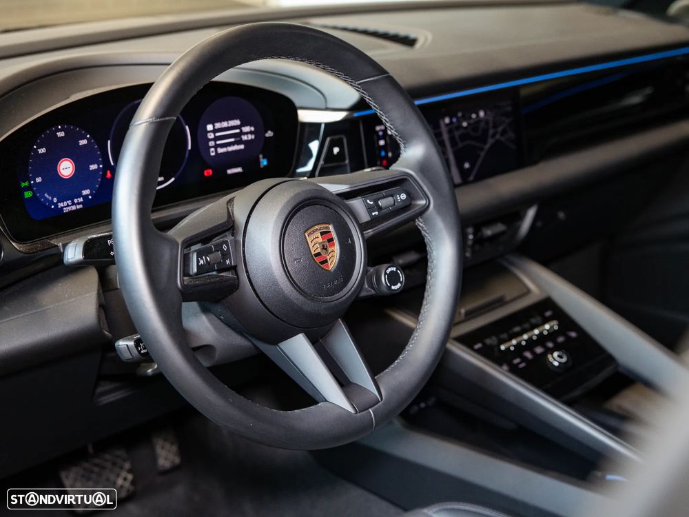 Porsche Macan Electric 4 - 22