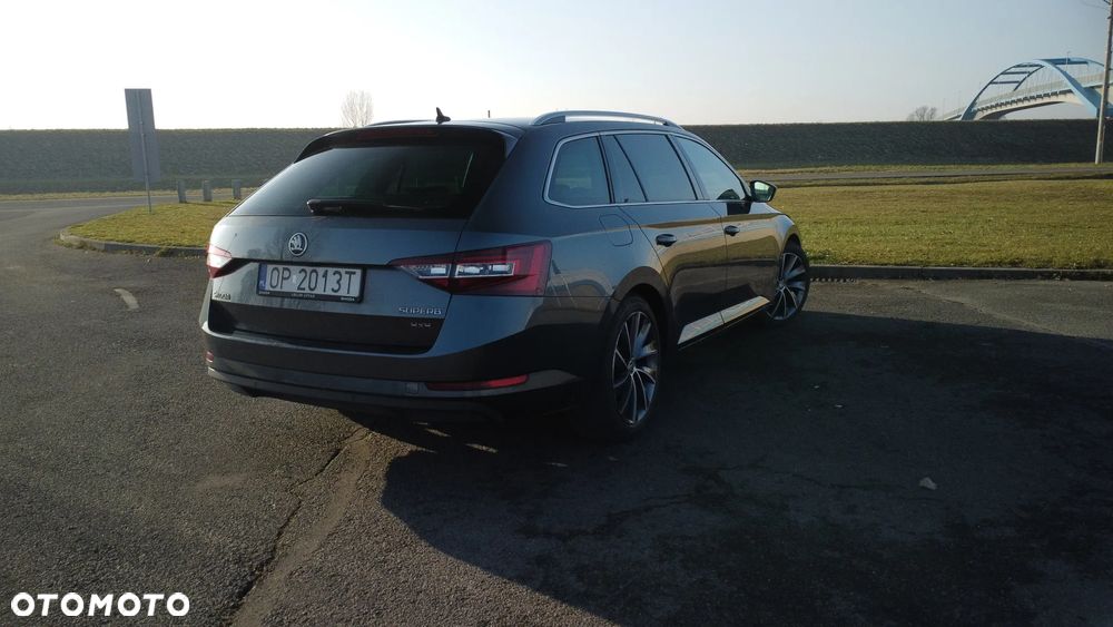 Skoda Superb 2.0 TDI SCR 4x4 L&K DSG - 14