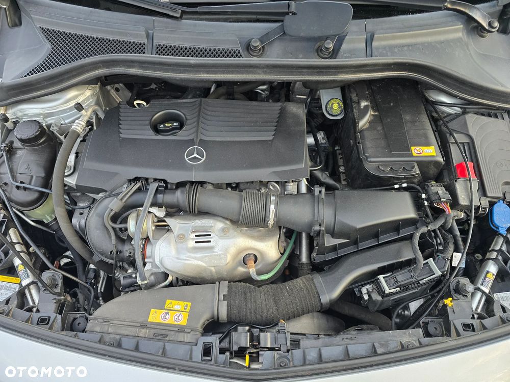 Mercedes-Benz Klasa B 180 BlueEFFICIENCY Edition Style - 13