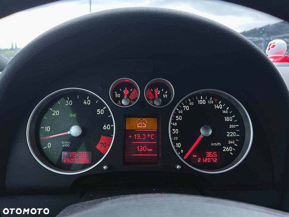 Audi TT Coupé 1.8T - 13