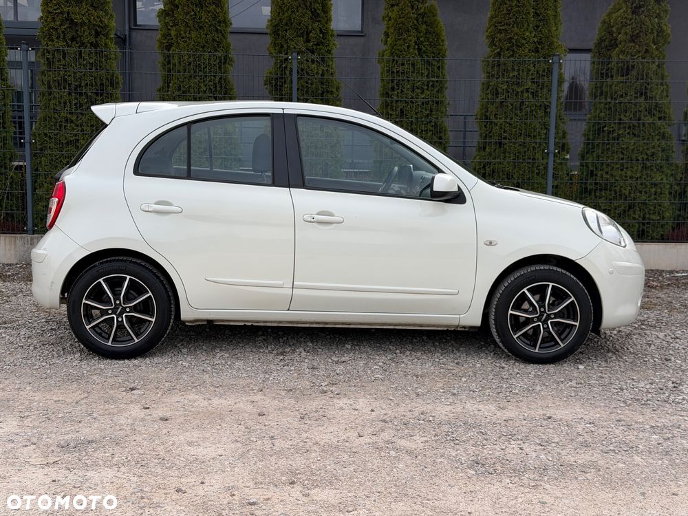 Nissan Micra 1.2 Bild der Frau - 12