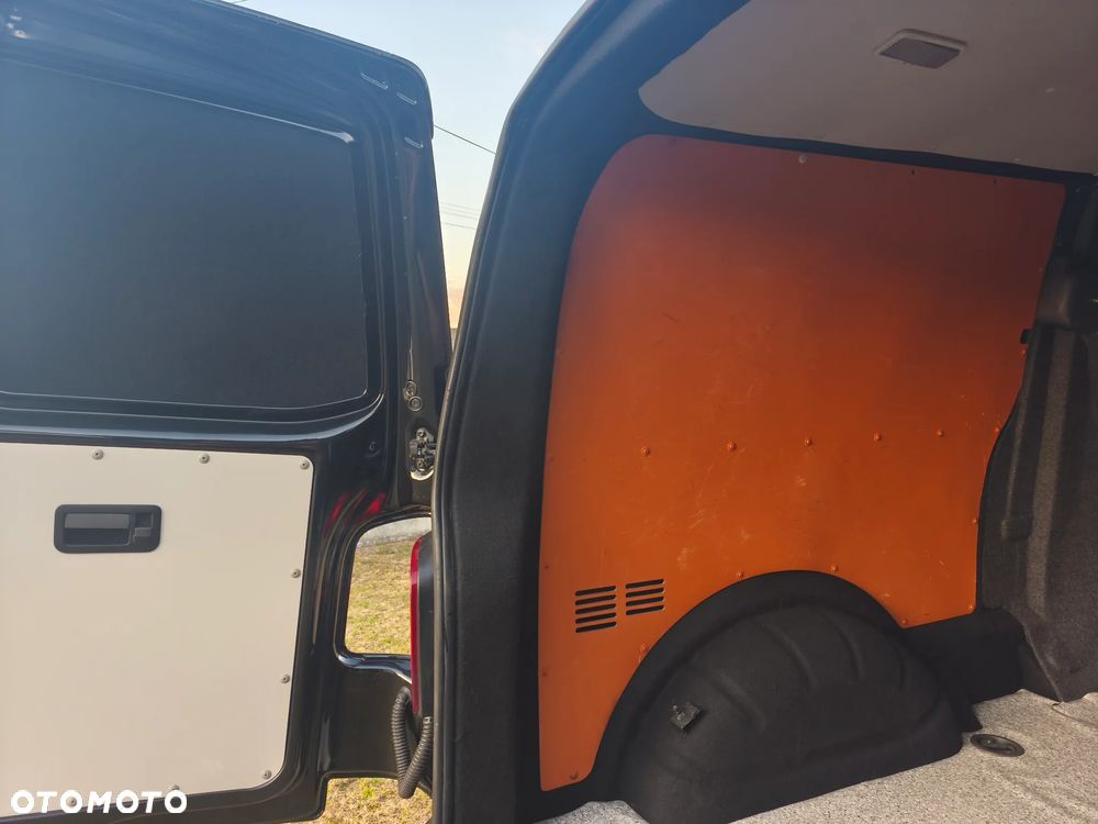 Volkswagen Transporter - 30