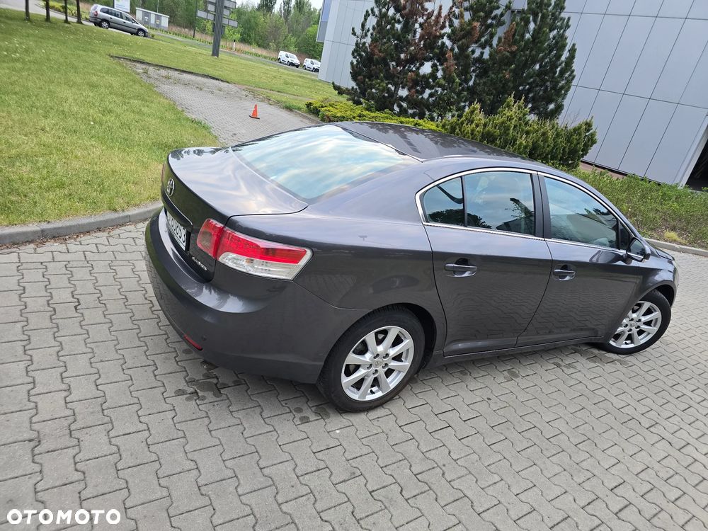 Toyota Avensis 2.0 D-4D Luna - 23