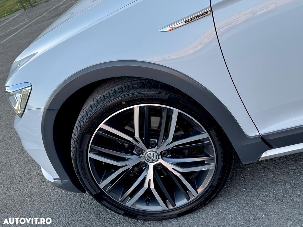 Volkswagen Passat Alltrack 2.0 TDI DSG 4Motion - 33