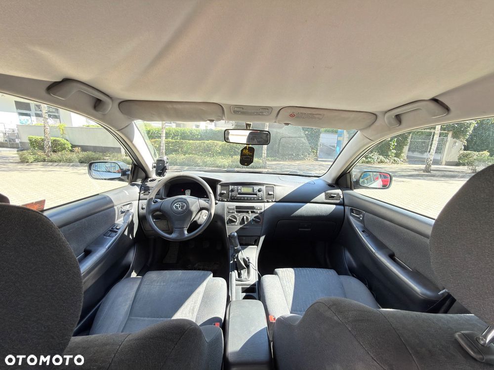 Toyota Corolla - 10