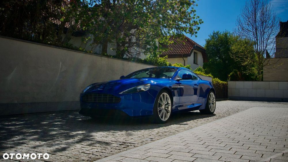 Aston Martin DB9 - 5