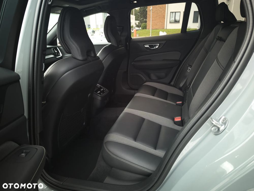 Volvo V60 B4 D Ultimate Dark - 17